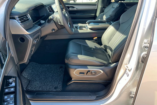 New 2026 Jeep Grand Wagoneer L 4WD image 17
