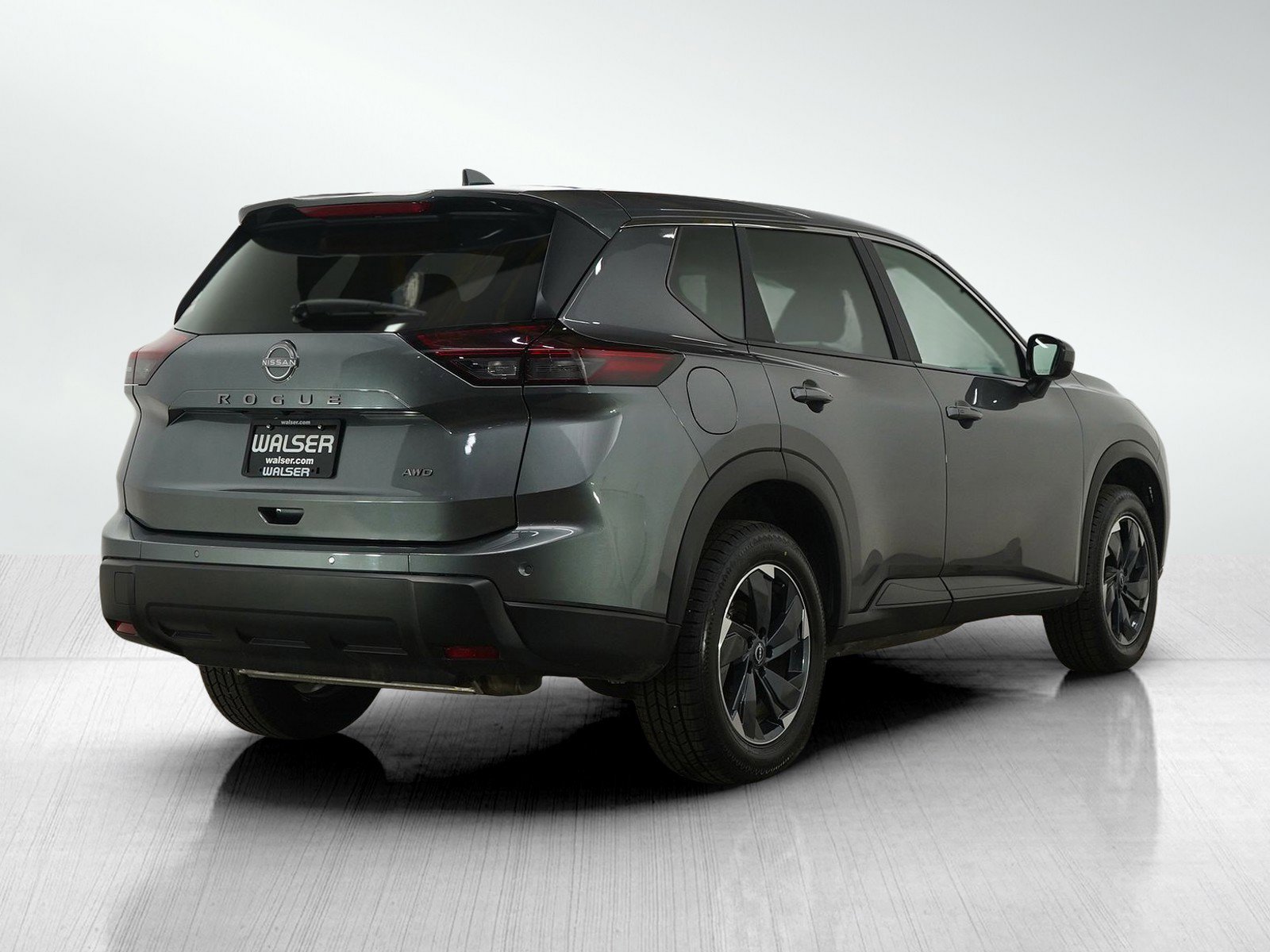 Used 2025 Nissan Rogue SV image 5