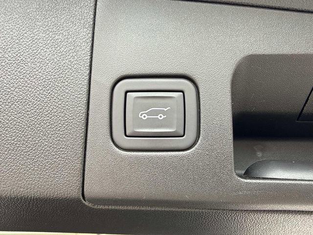 Certified 2024 Cadillac XT5 Luxury w/ LPO, Floor Liner Package AWD/4WD image 57