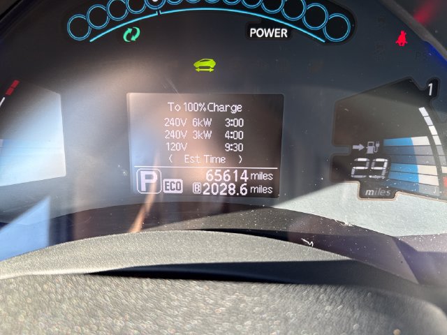 Used 2014 Nissan Leaf SL w/ Premium Package FWD image 21