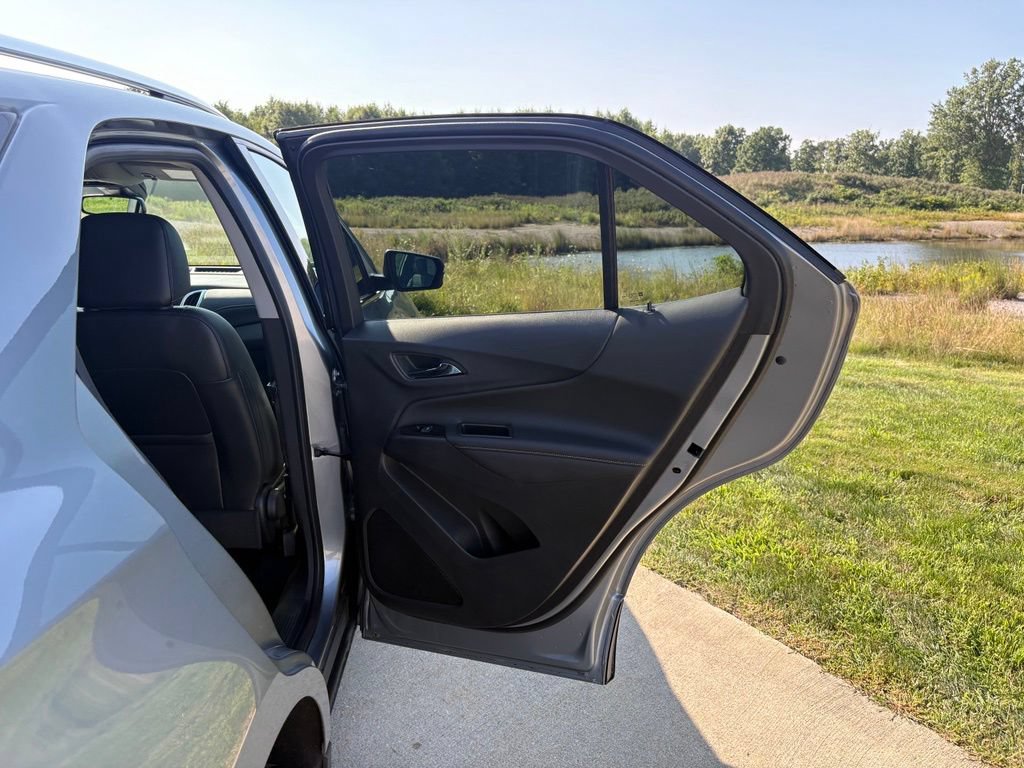 Used 2023 Chevrolet Equinox Premier FWD image 34