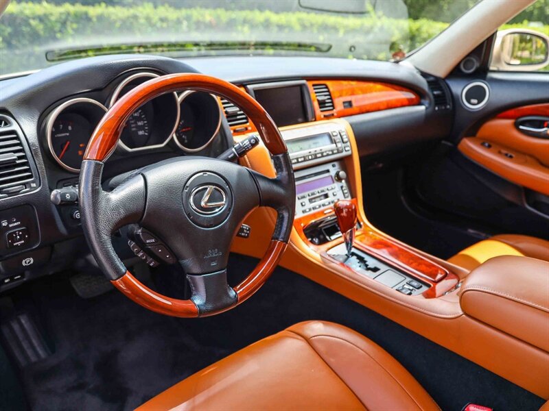 Used 2005 Lexus SC 430 Convertible w/ Preferred Accessory Pkg RWD image 25
