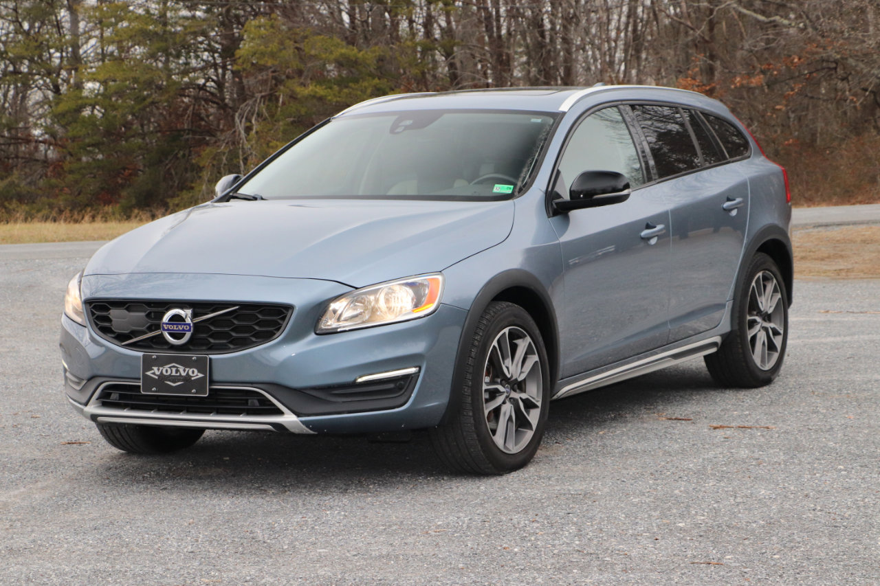 Used 2017 Volvo V60 T5 Cross Country w/ Climate Package image 35