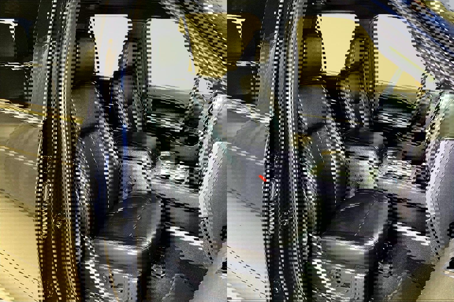 Used 2021 Ford Expedition XLT image 28