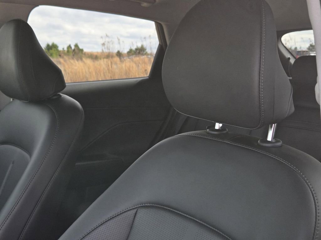 Used 2025 Hyundai Kona Limited image 19