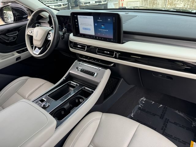 Used 2025 Lincoln Aviator AWD image 22