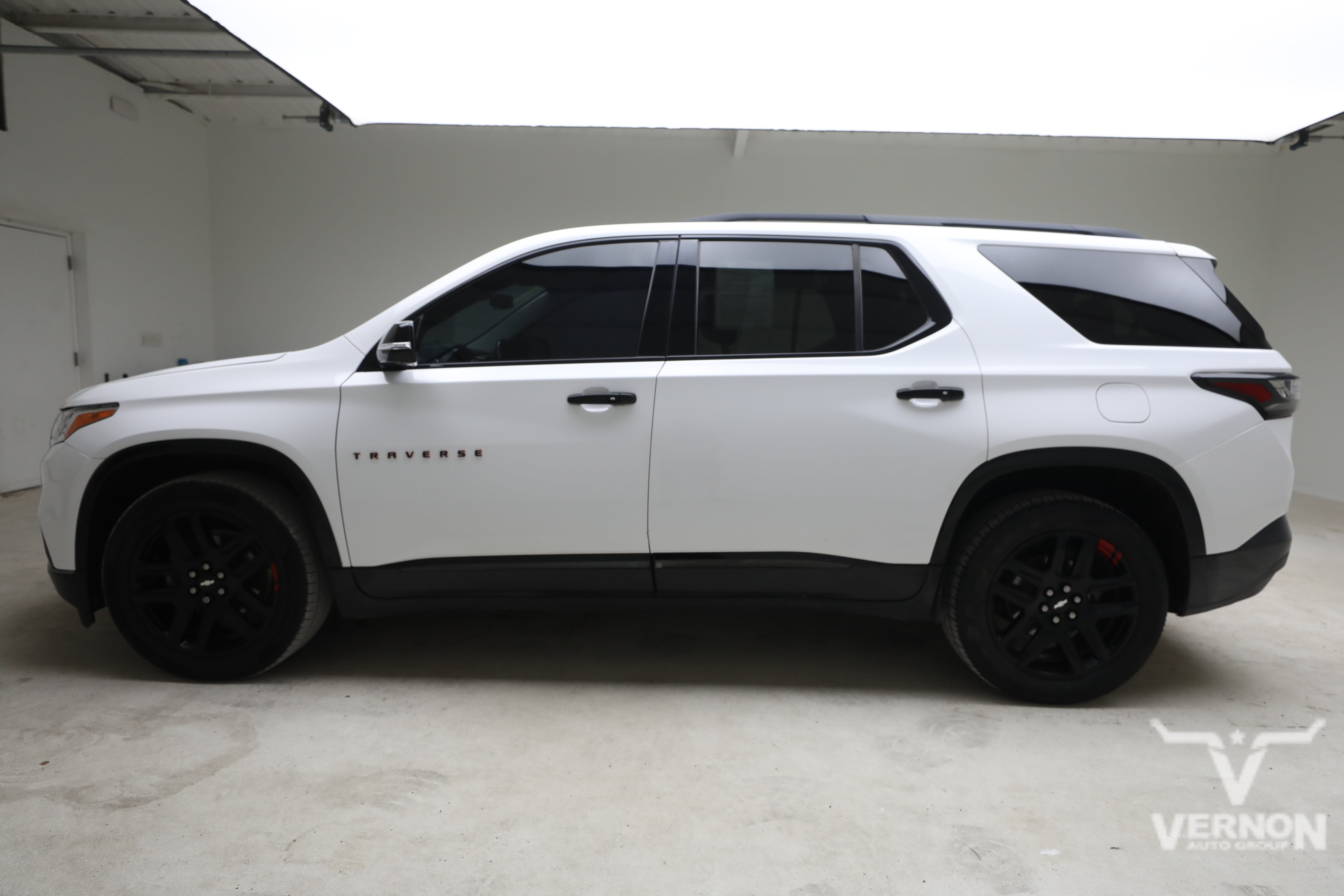 Used 2020 Chevrolet Traverse Premier w/ Redline Edition AWD/4WD image 2