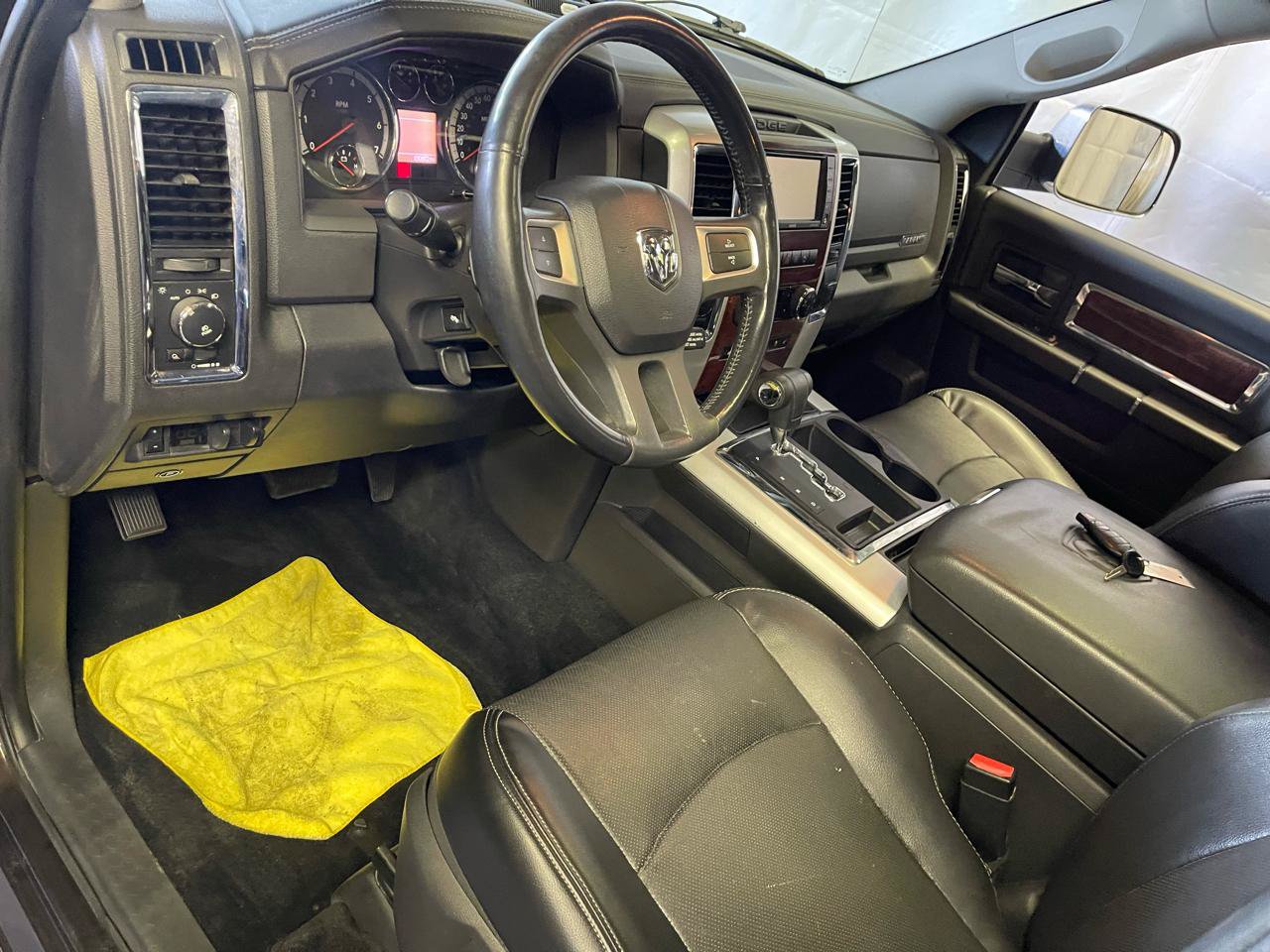 Used 2011 RAM 1500 Laramie AWD/4WD image 24