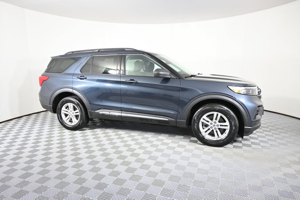Used 2024 Ford Explorer XLT AWD/4WD image 8