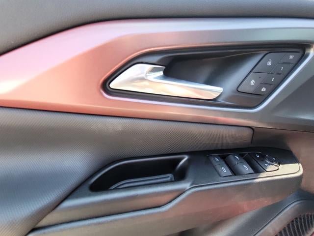Used 2024 Chevrolet Equinox EV RS w/ LPO, Active Package FWD image 22
