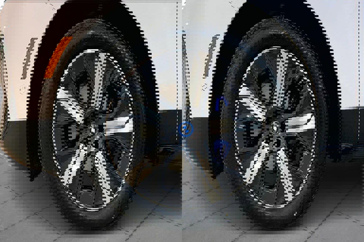 Used 2024 BMW iX xDrive50 w/ Sport Package image 11