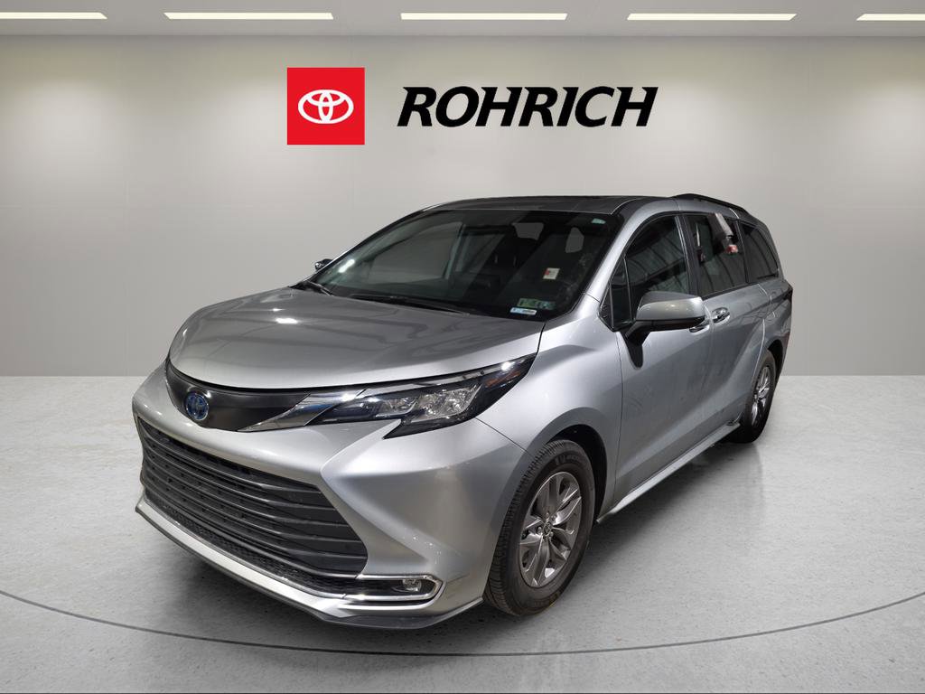 Used 2022 Toyota Sienna XLE