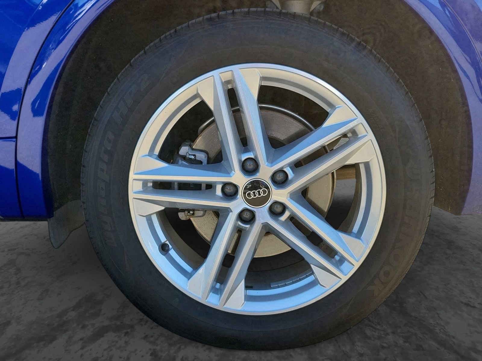 Used 2022 Audi Q5 e Premium w/ Convenience Package image 5