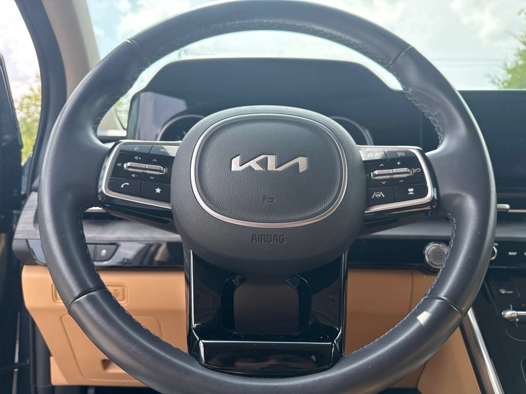 Used 2024 Kia Carnival EX FWD image 7