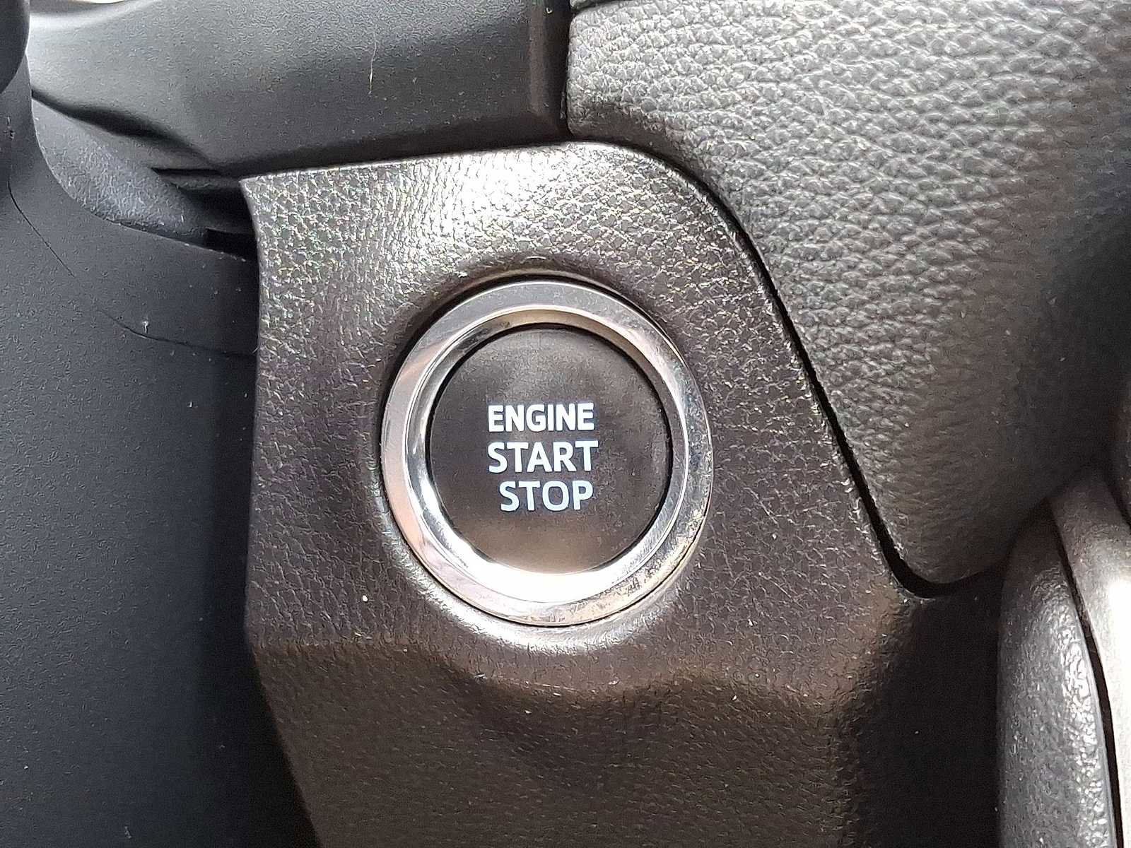 Used 2022 Toyota RAV4 XLE image 22