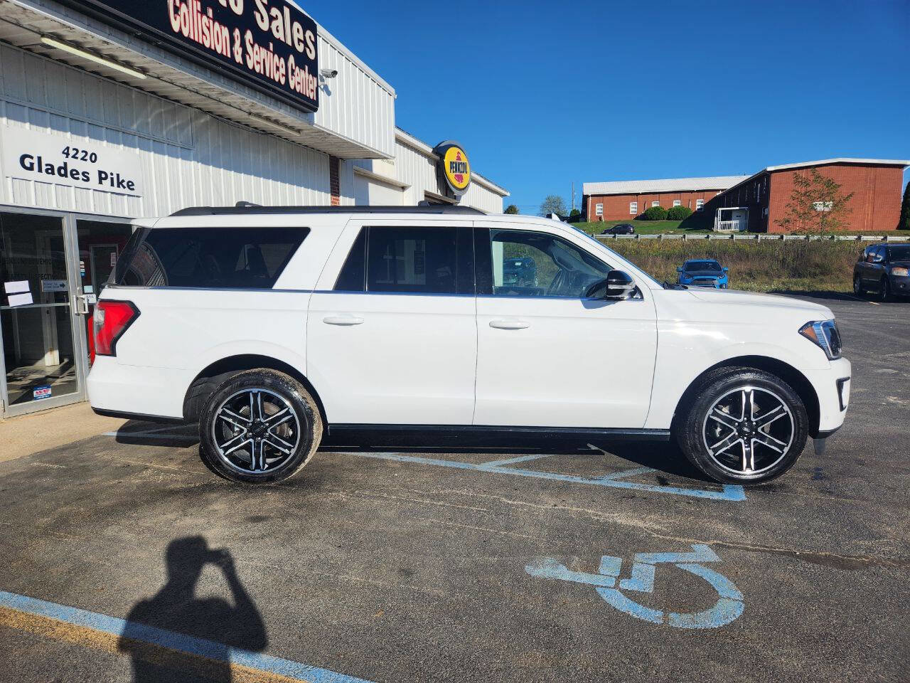 Used 2021 Ford Expedition Max Limited w/ Equipment Group 303A image 8