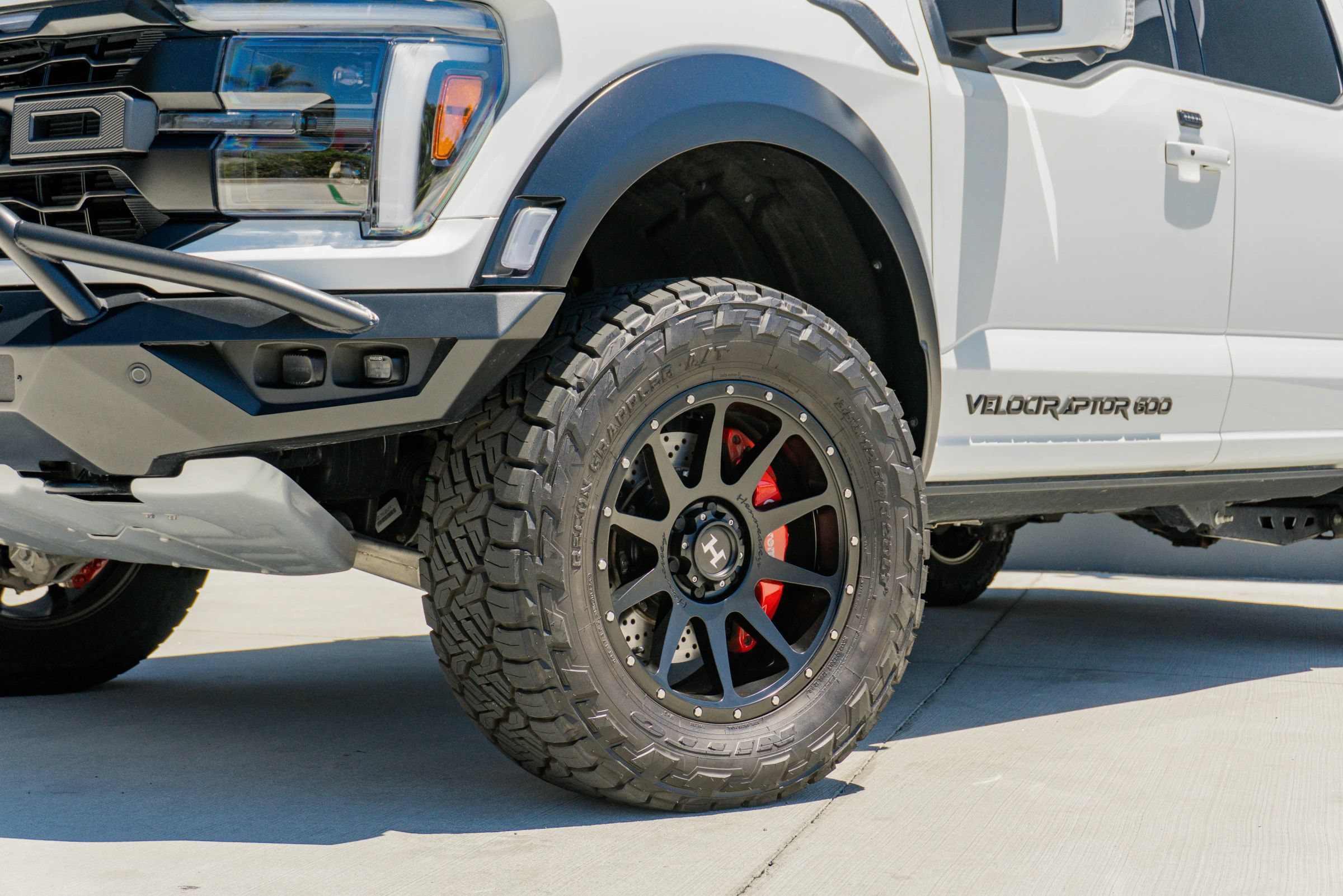 Used 2025 Ford F150 Raptor AWD/4WD image 25