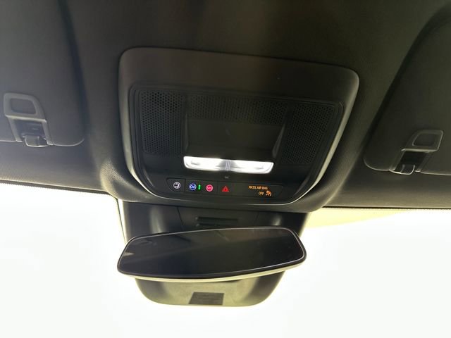 Used 2025 Chevrolet Equinox EV LT w/ Convenience Package image 23