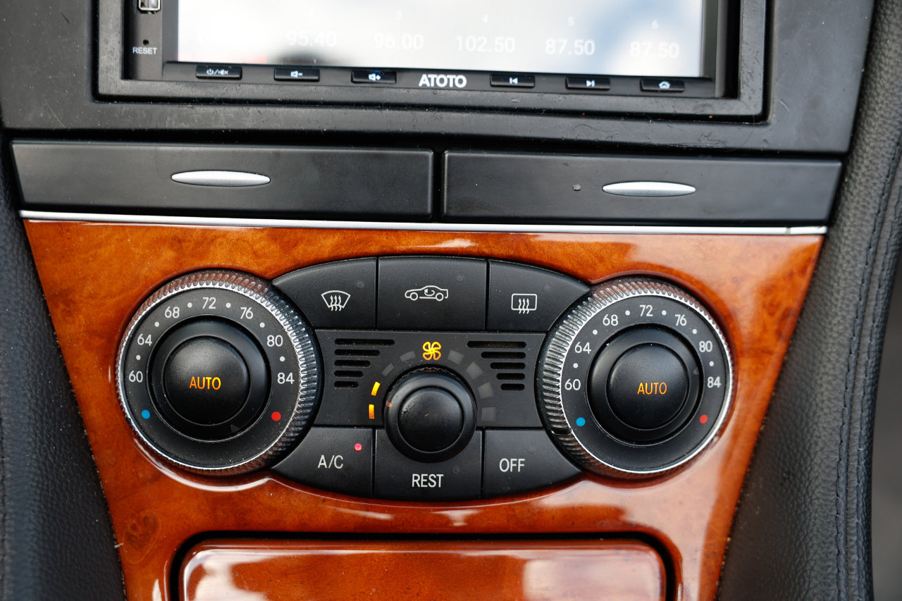 Used 2006 Mercedes-Benz SL 500 image 32