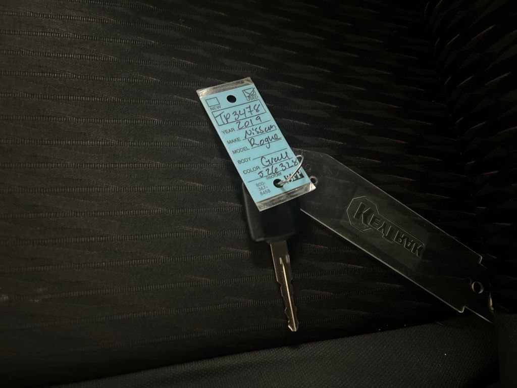 Used 2019 Nissan Rogue S image 80