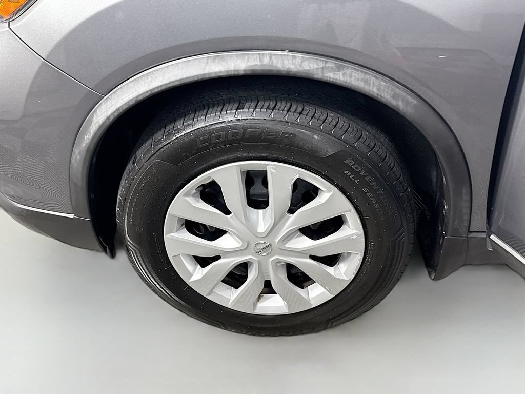 Used 2020 Nissan Rogue S FWD image 31