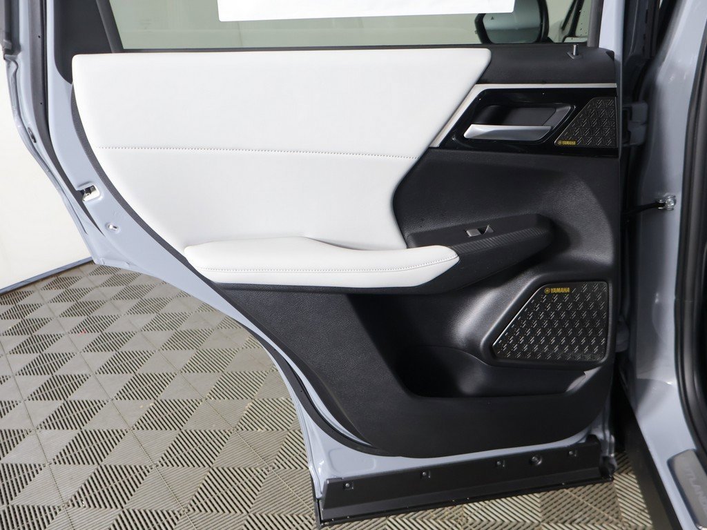 New 2026 Mitsubishi Outlander SE image 28