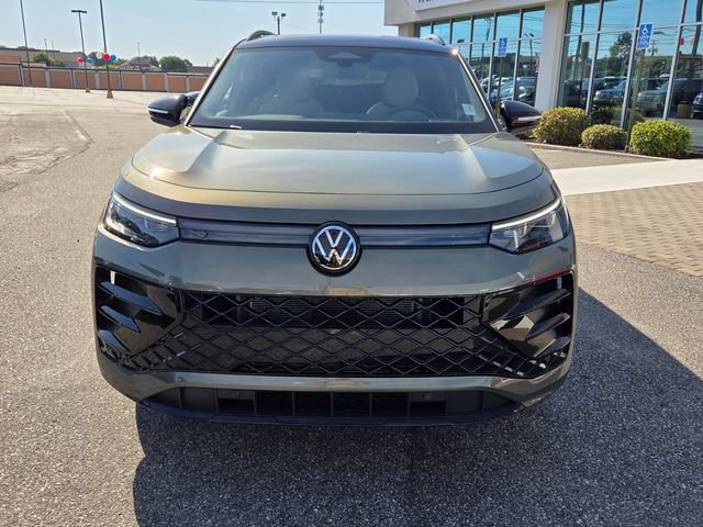 New 2026 Volkswagen Tiguan SE R-Line FWD image 2
