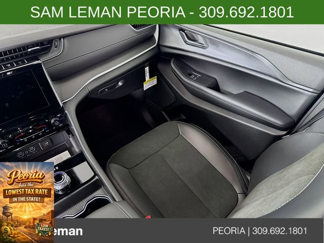 New 2025 Jeep Grand Cherokee L Altitude image 23