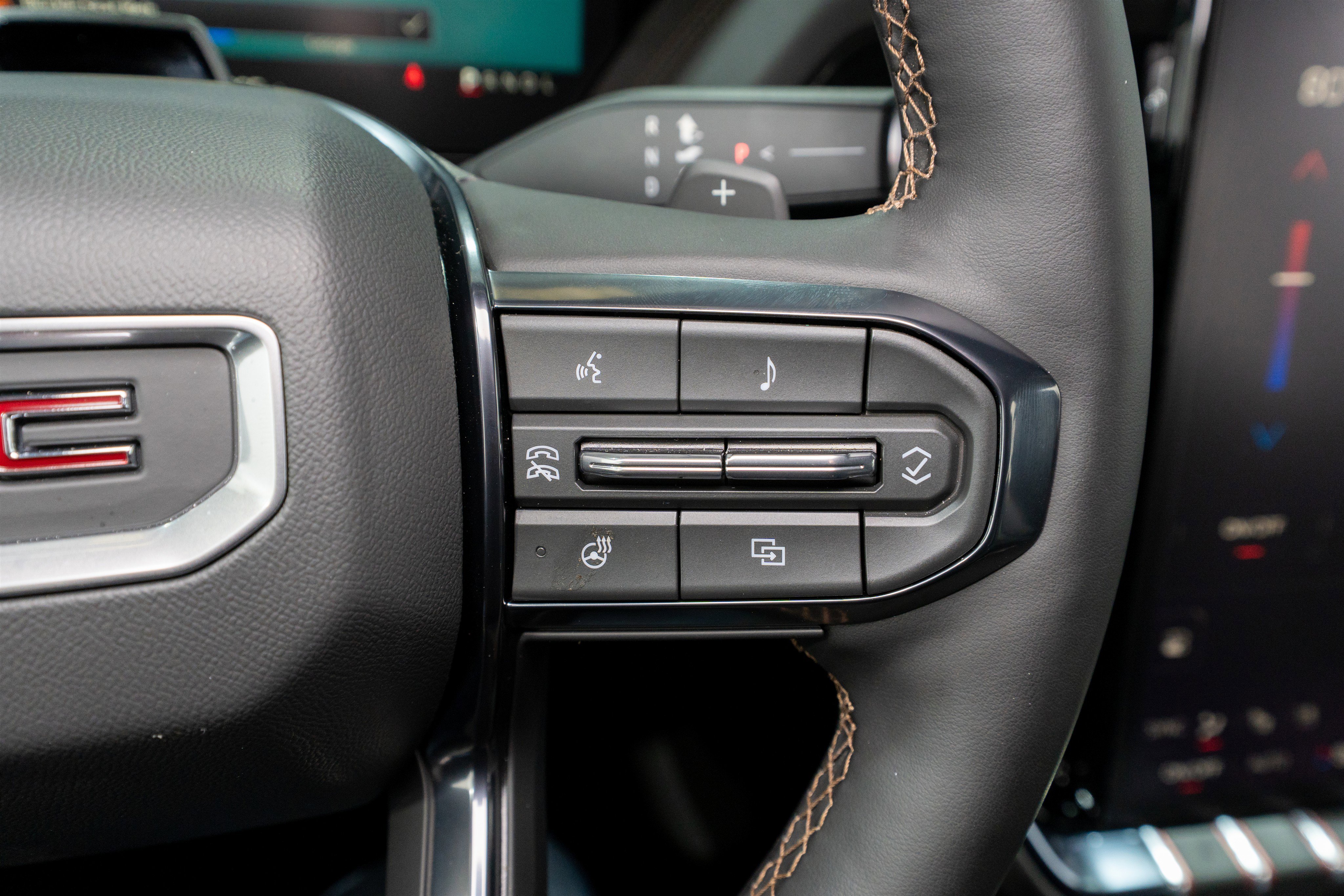 Used 2025 GMC Yukon AT4 w/ Premium Trailering Package image 30