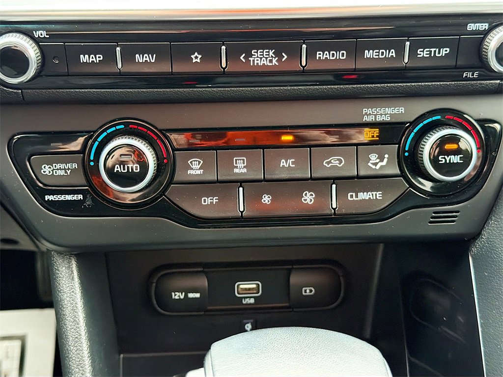 Used 2022 Kia Niro EX Premium image 17