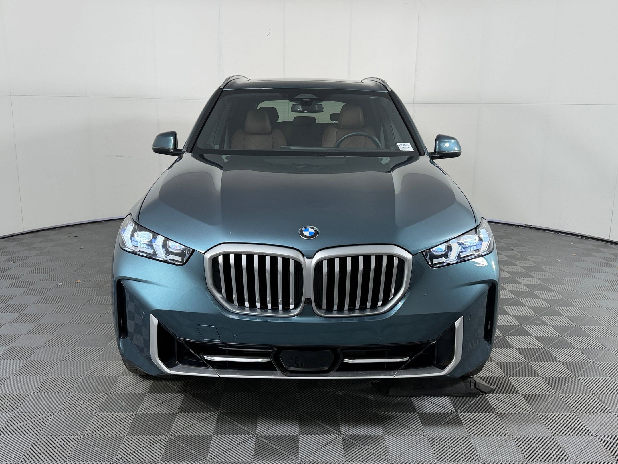 Used 2024 BMW X5 sDrive40i w/ Premium Package RWD image 6