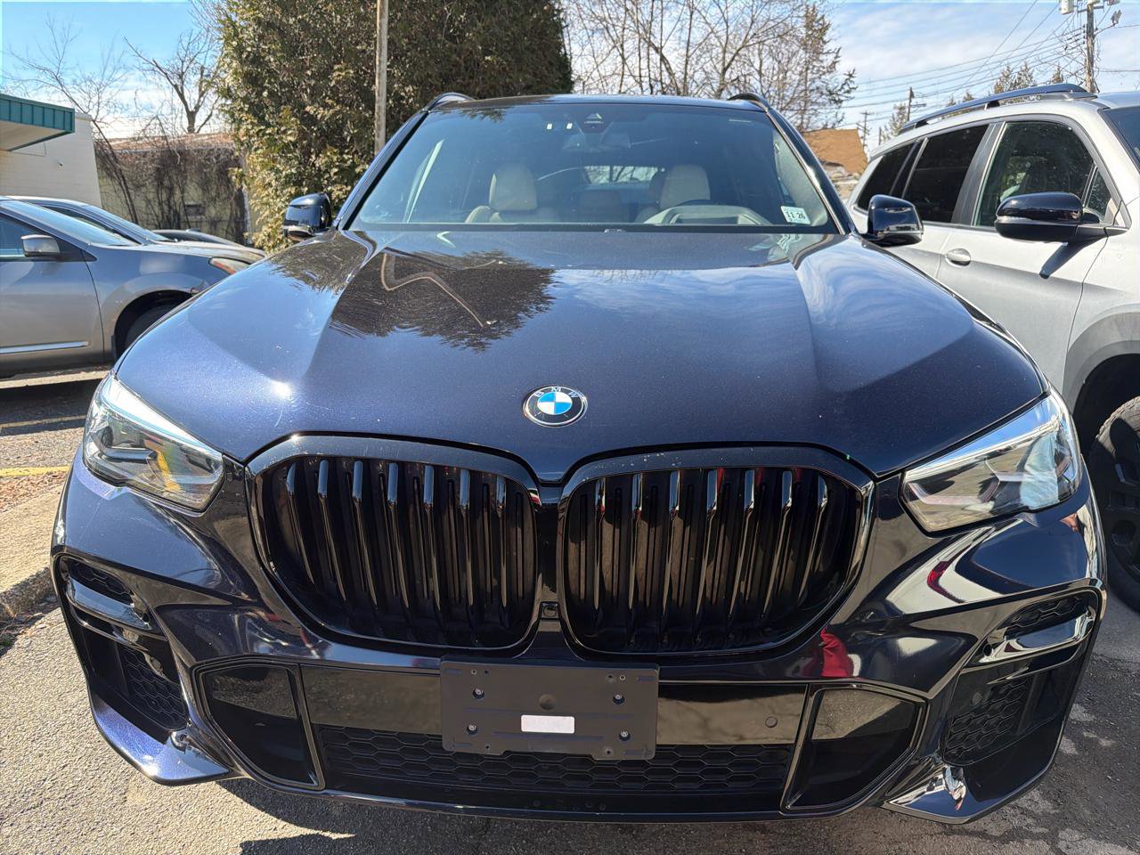Used 2022 BMW X5 xDrive40i w/ M Sport Package AWD/4WD image 2