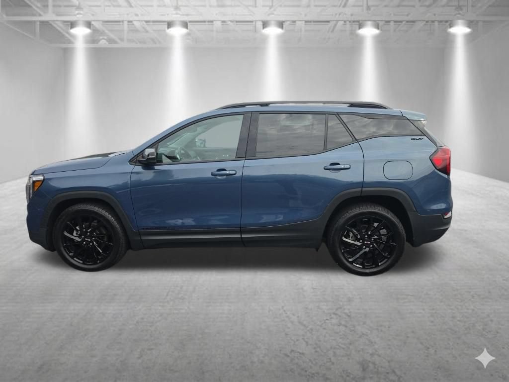 Used 2024 GMC Terrain SLT w/ Elevation Edition FWD image 10