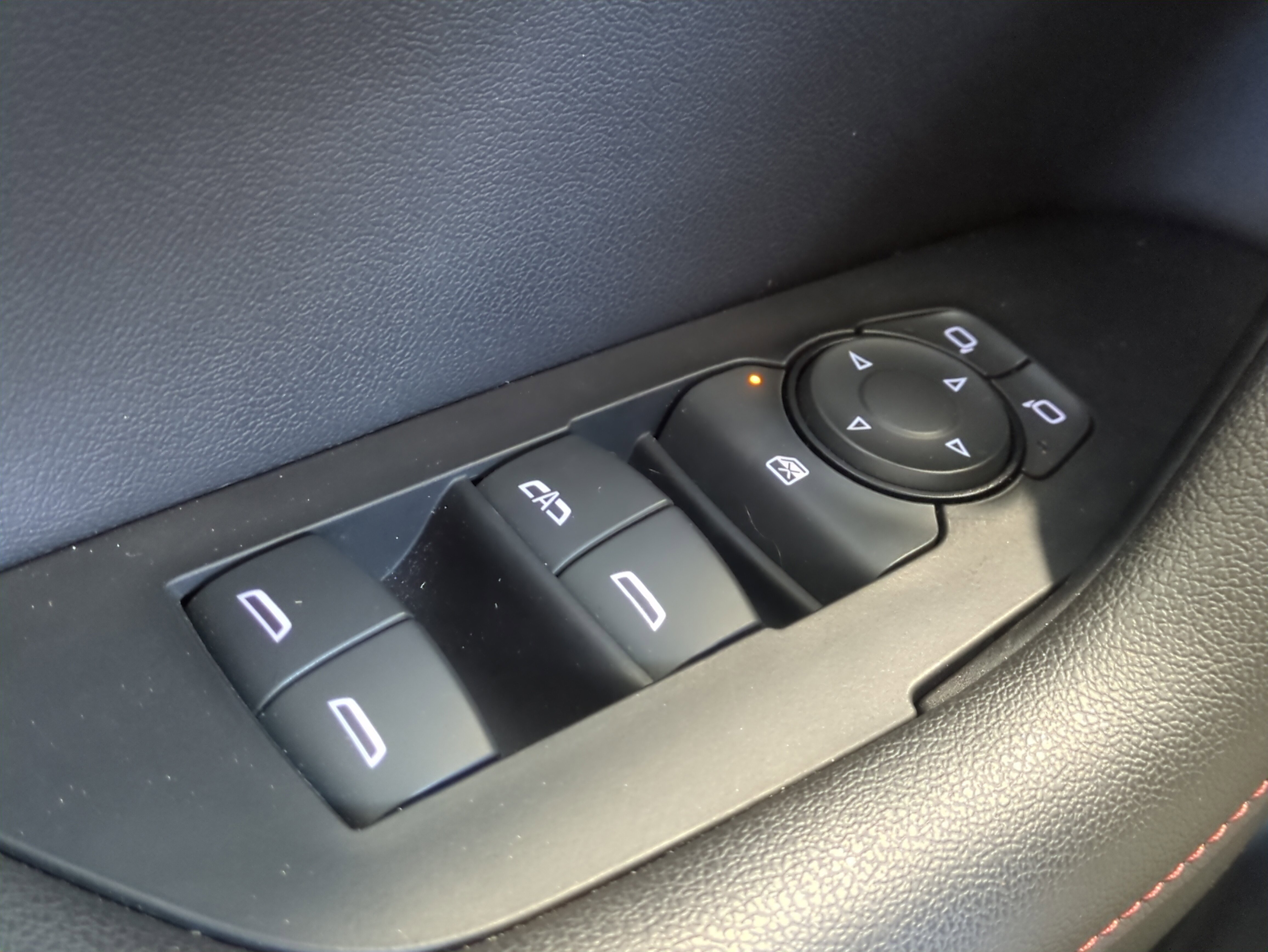 Used 2023 Chevrolet Blazer RS w/ Enhanced Convenience Package image 27