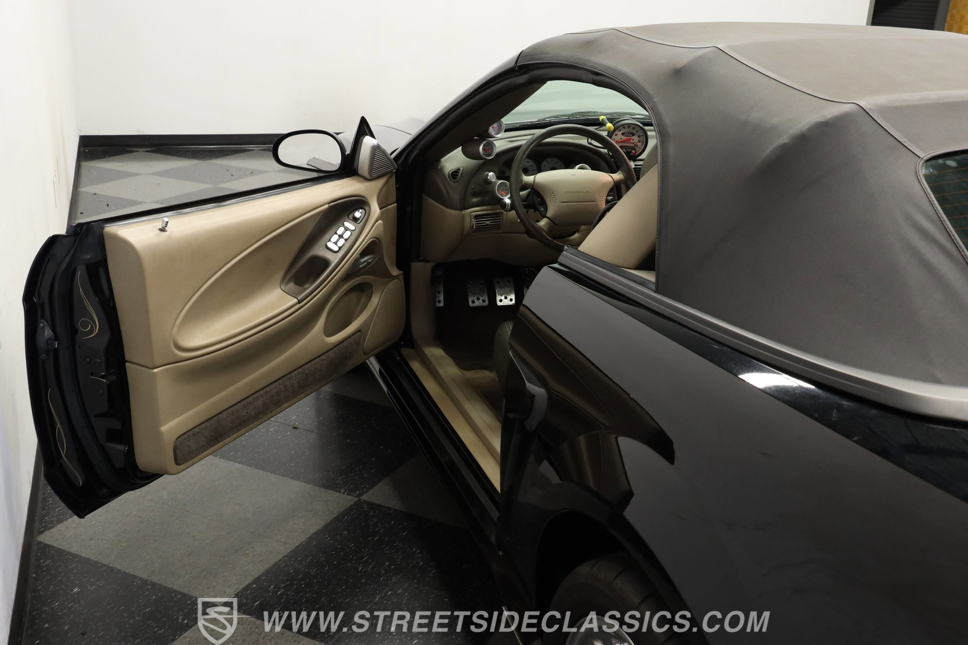 Used 2001 Ford Mustang Cobra image 32