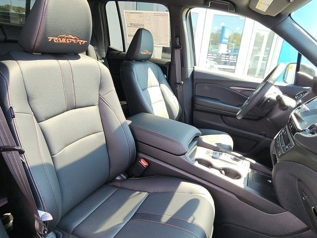 Used 2025 Honda Ridgeline TrailSport image 17