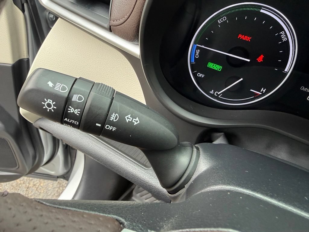 Used 2024 Toyota Sienna Platinum AWD/4WD image 31