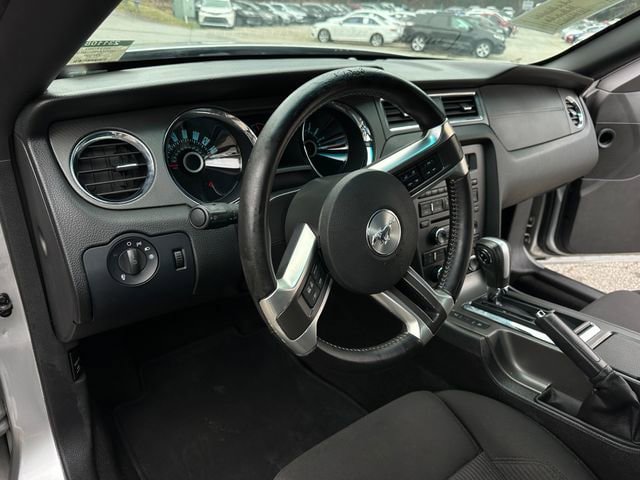 Used 2013 Ford Mustang Coupe RWD image 13
