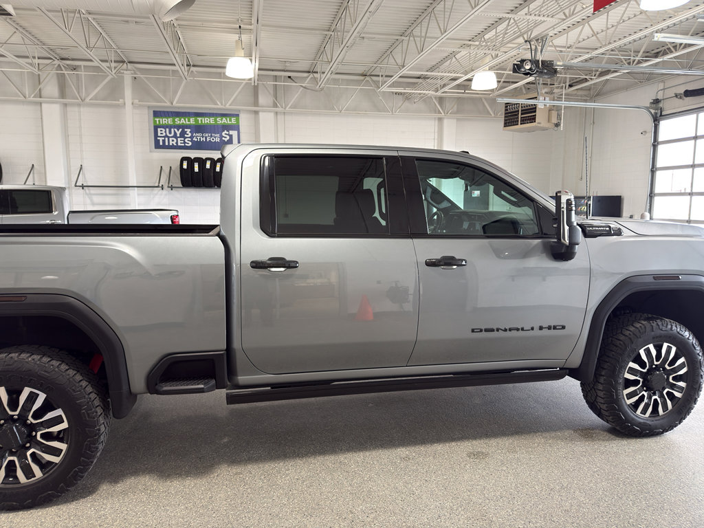 Used 2024 GMC Sierra 2500 Denali Ultimate w/ Max Trailering Package image 3