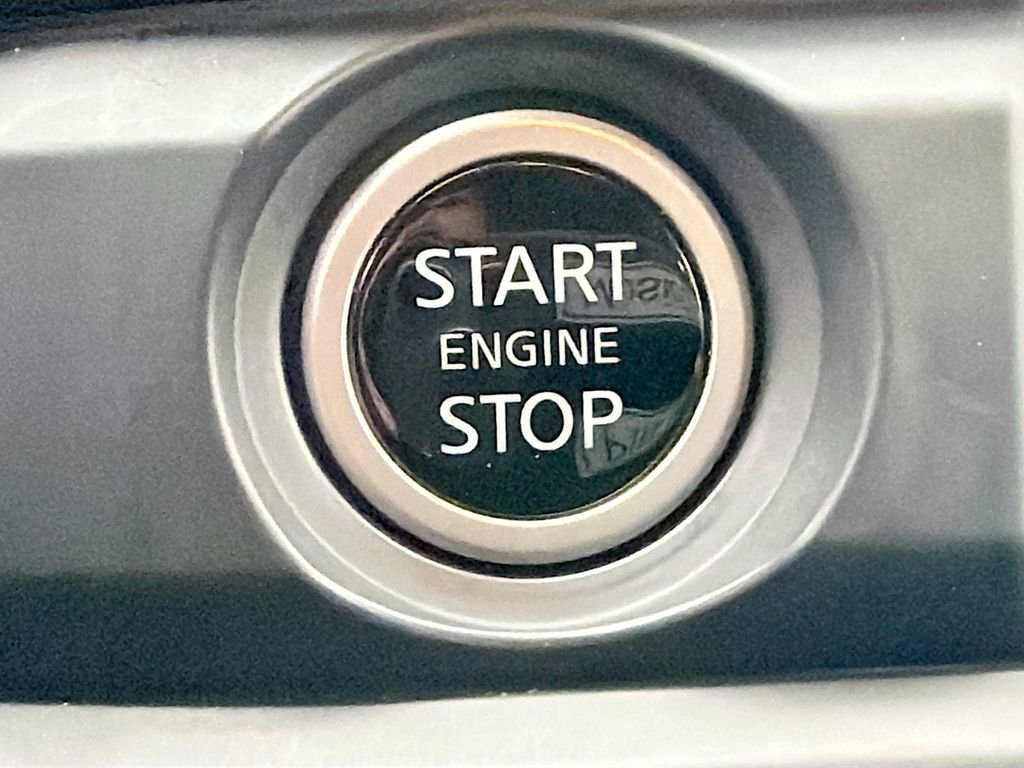 Used 2024 Nissan Pathfinder S image 33