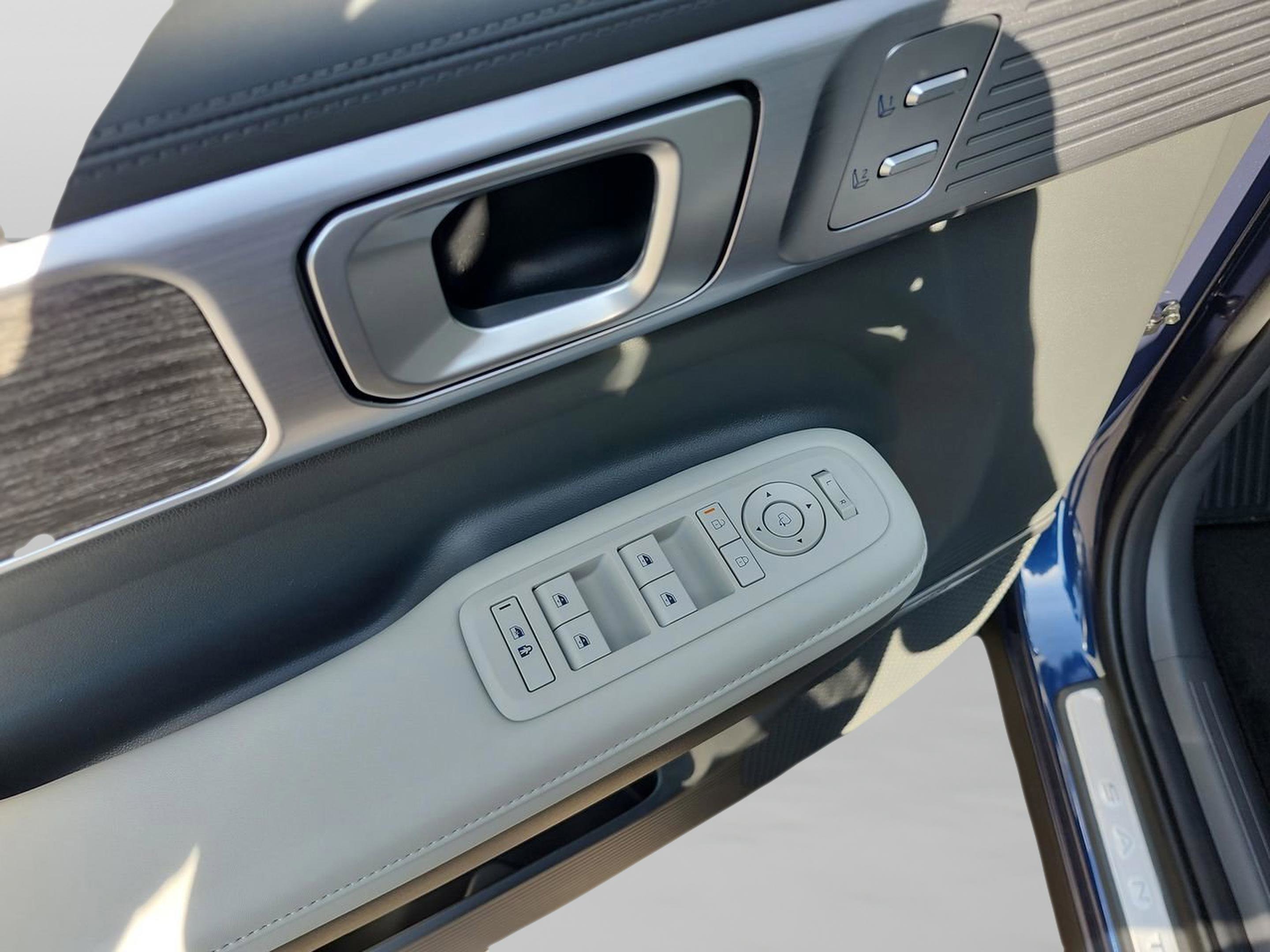 New 2026 Hyundai Santa Fe Calligraphy FWD image 11