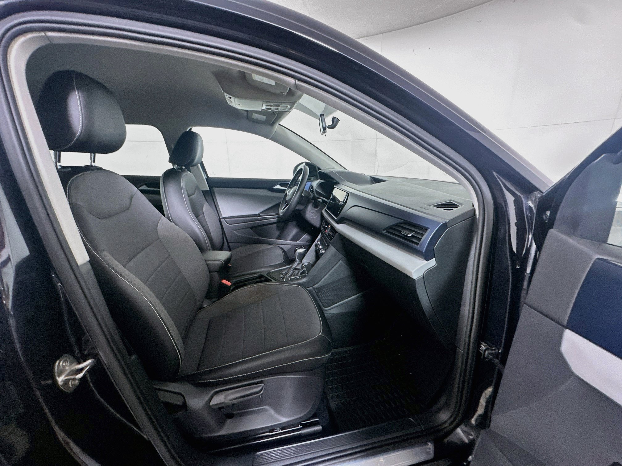 Used 2022 Volkswagen Taos SE FWD image 30
