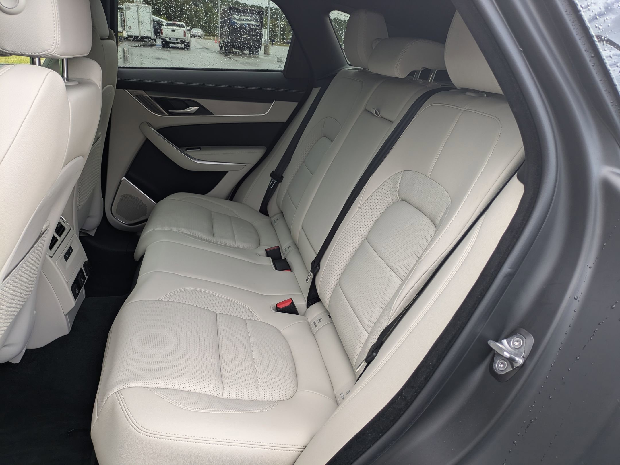 Used 2026 Jaguar F-PACE R-Dynamic S image 26