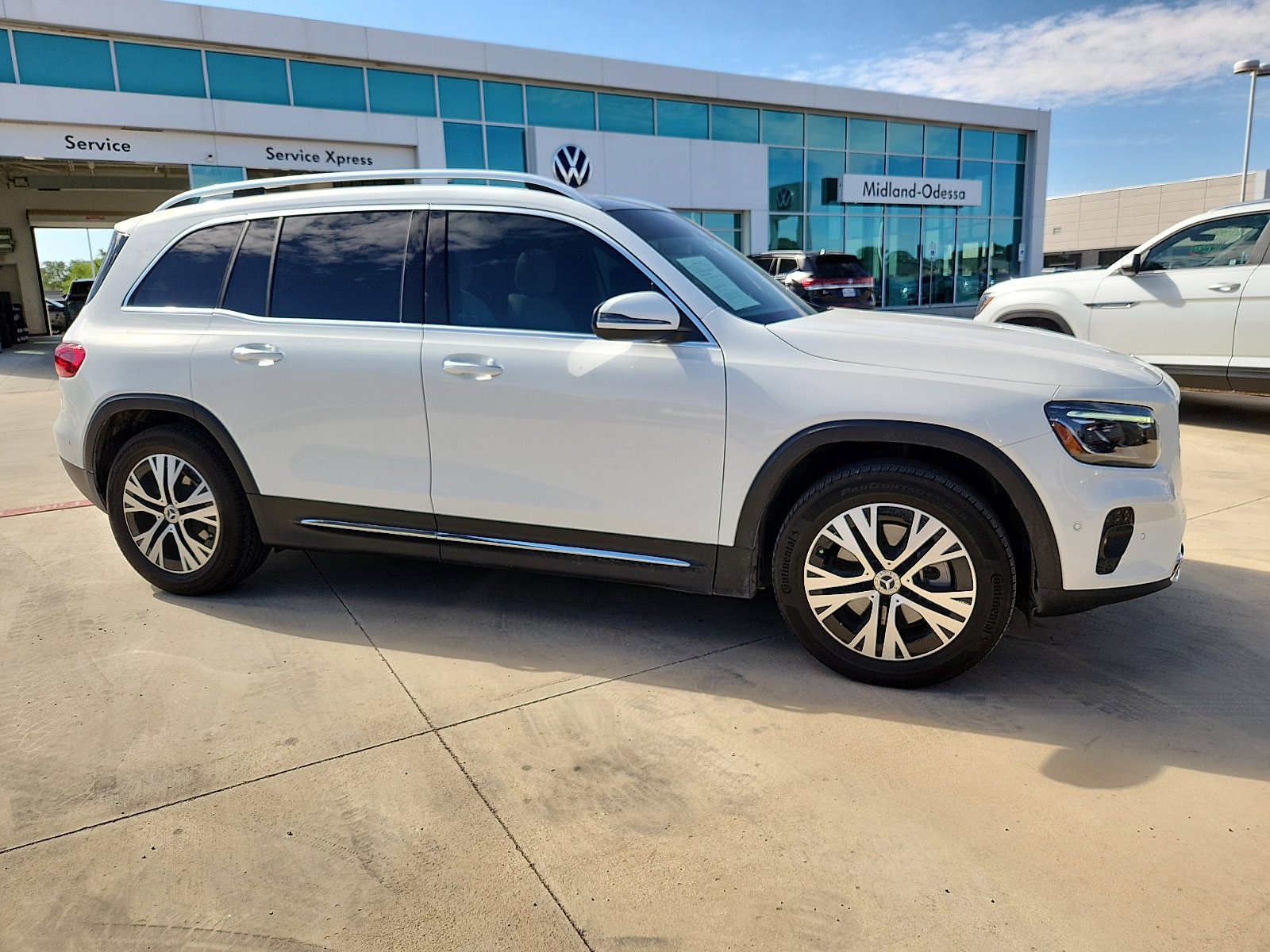 Used 2024 Mercedes-Benz GLB 250 4MATIC image 8