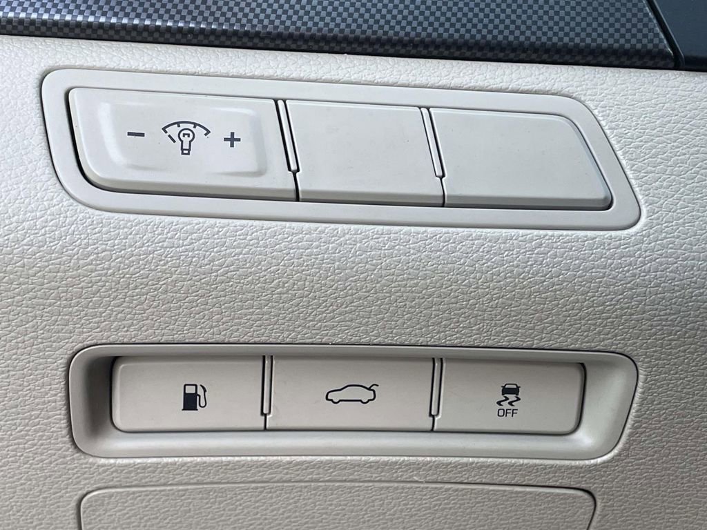 Used 2017 Hyundai Sonata Sport w/ Cargo Package image 9