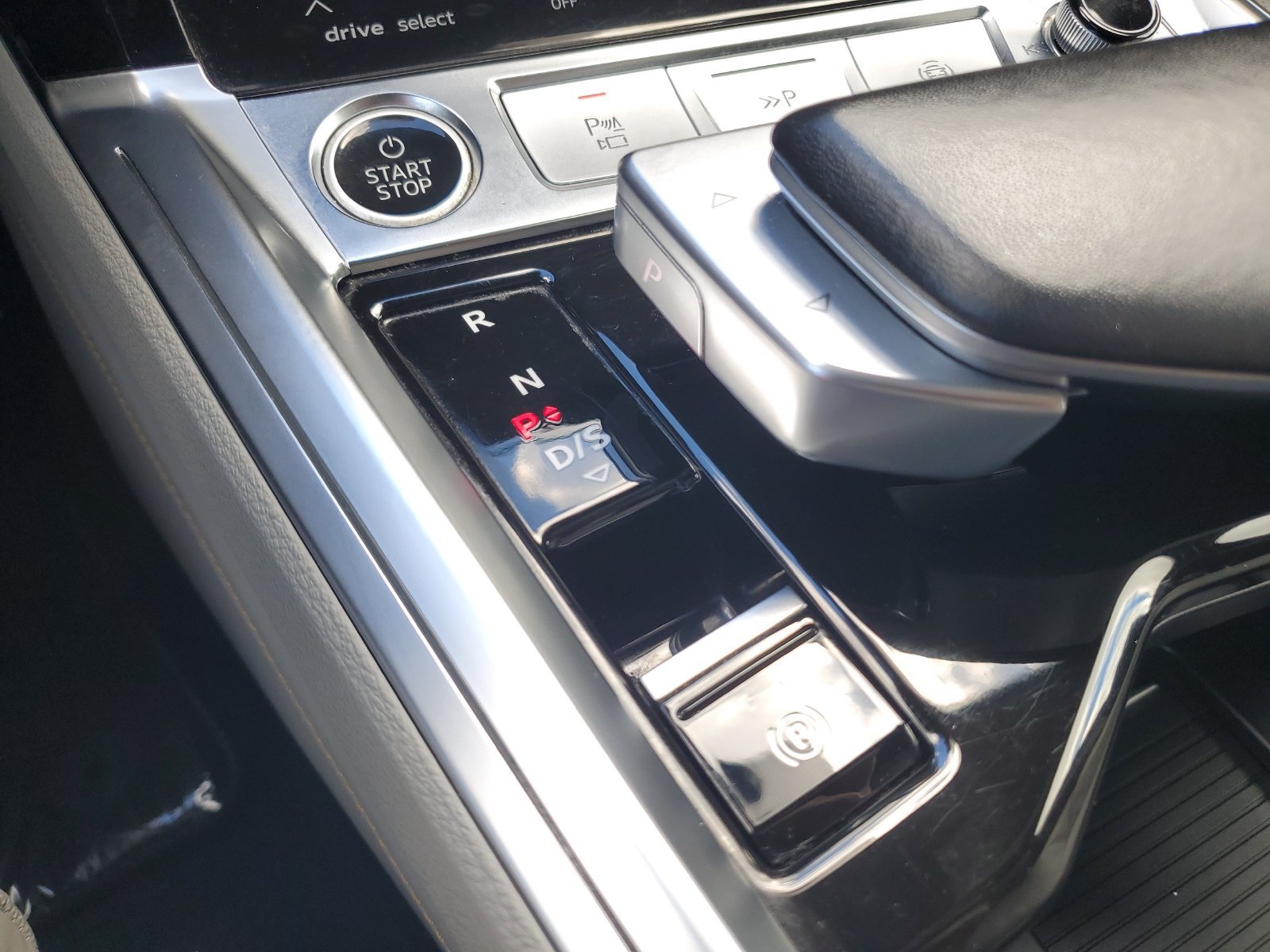 Used 2024 Audi Q8 e-tron Premium Plus AWD/4WD image 27