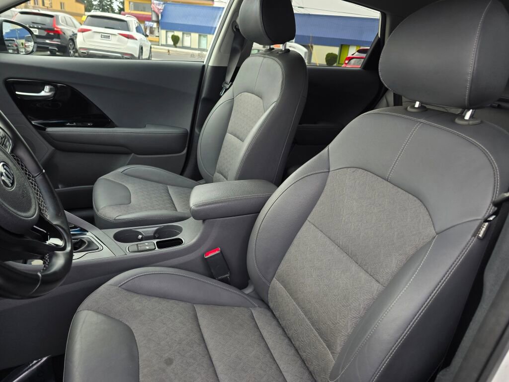 Used 2019 Kia Niro EX image 17