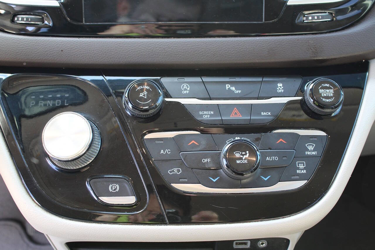 Used 2017 Chrysler Pacifica Touring Plus w/ Tire & Wheel Group image 78