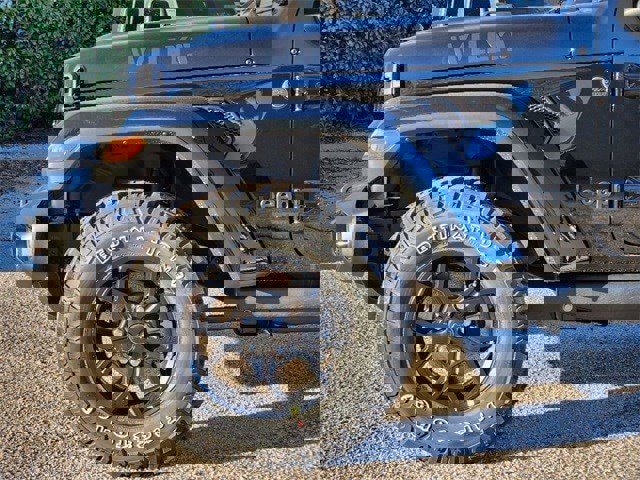 New 2025 Jeep Gladiator Sport image 9