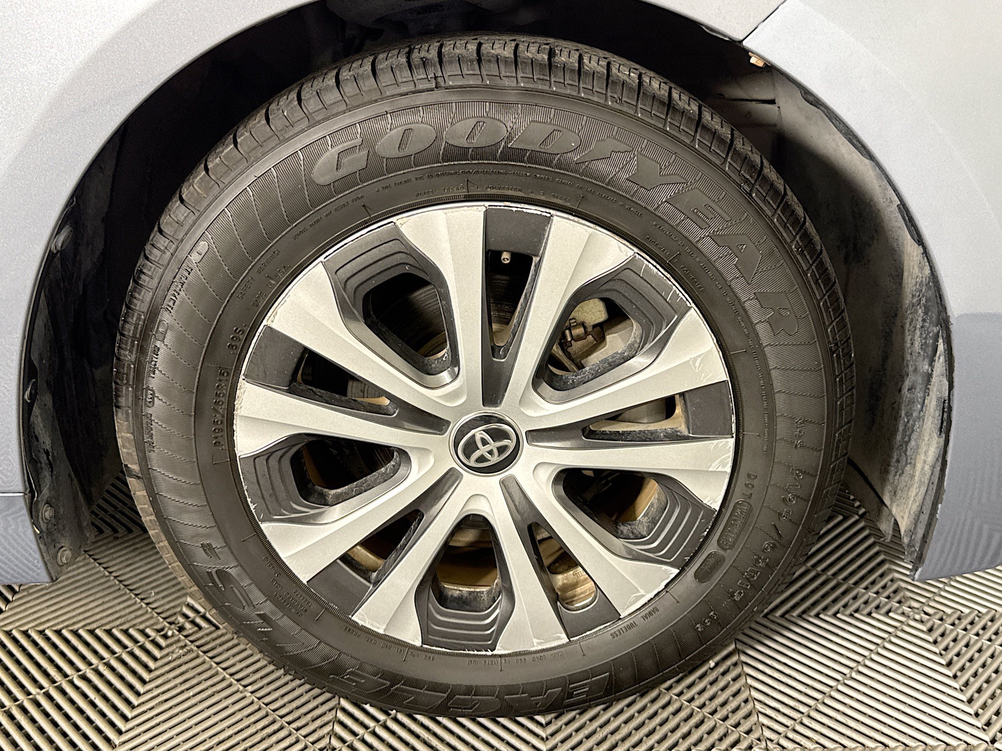Used 2022 Toyota Corolla LE FWD image 30